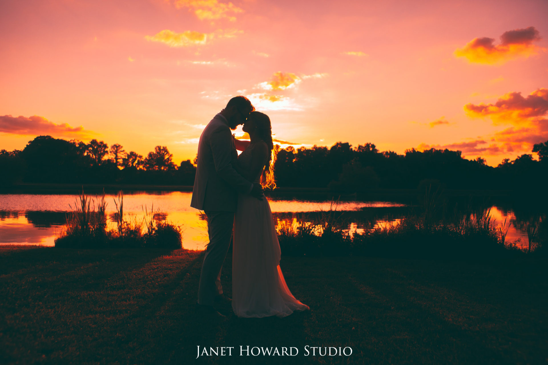 Planning A Wedding on the Water | Janet Howard Photography | Spring Lake Events | Rockmart, GA